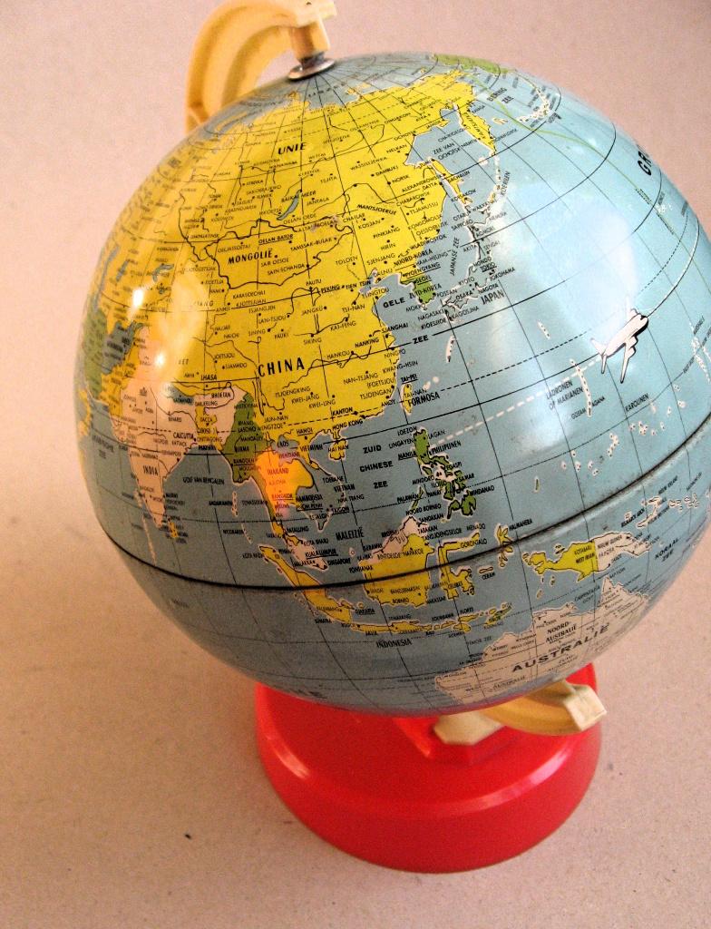 Vintage metalen wereldbol jaren 50, Duitsland, Antiek en Kunst, Antiek | Woonaccessoires, Ophalen of Verzenden