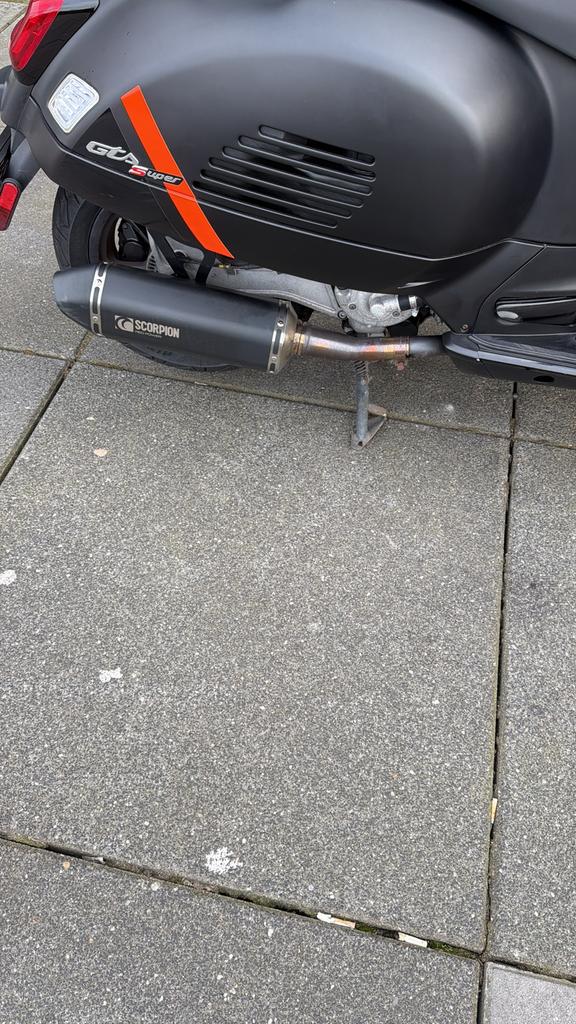 Vespa gts 300 scorpion uitlaat, Motoren, Tuning en Styling, Ophalen of Verzenden