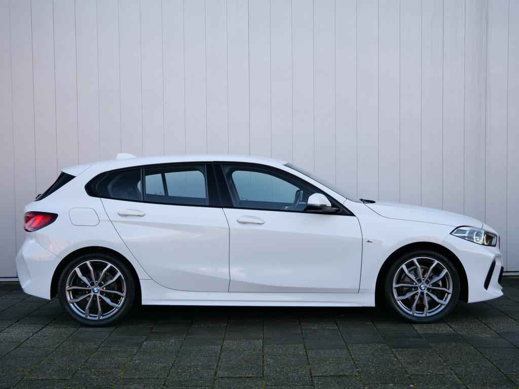 BMW 1-serie 118i High Executive 136 Pk Automaat Navi / Apple, 136 pk, Gebruikt, Leder en Stof, Wit