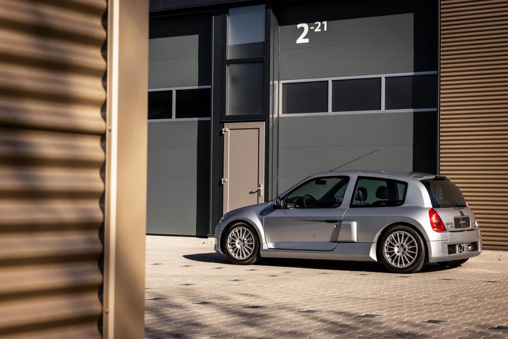 Renault Clio V6 3.0-24V RS Phase I (230pk) 21.444 km - COLLE, Auto's, Renault, 230 pk, Achterwielaandrijving, Gebruikt, 2946 cc