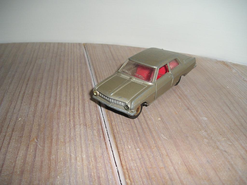 Dinky Toys 542 Opel Rekord, Ophalen of Verzenden