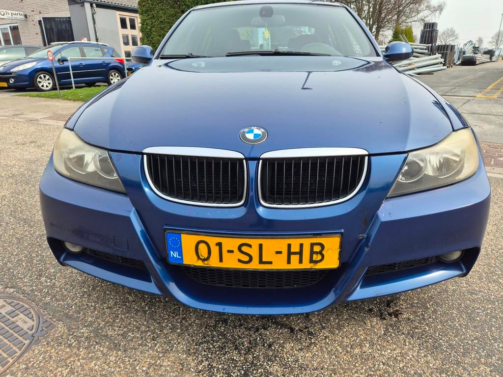 BMW 3-serie 318i High Executive m-pakket,sportinterieur, Achterwielaandrijving, Zwart, 4 cilinders, 129 pk