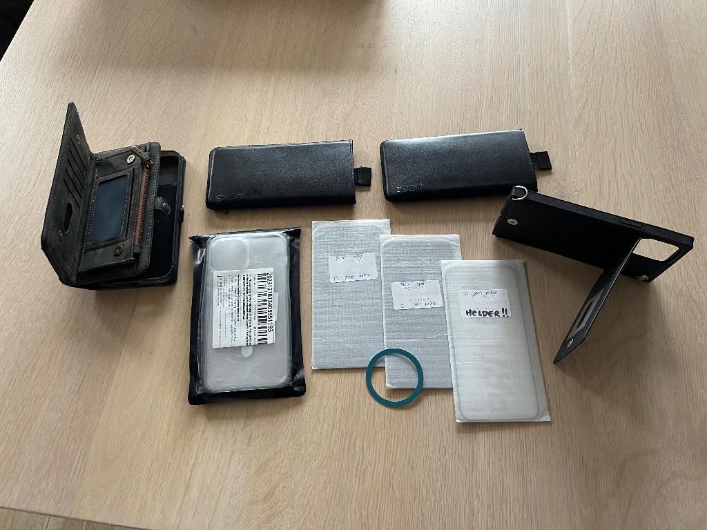 iPhone 12 Pro Max 5 hoesjes en 3 screenprotectors ALLE NIEUW, Ophalen of Verzenden, Nieuw, IPhone 12 Pro Max, Hoesje of Tasje