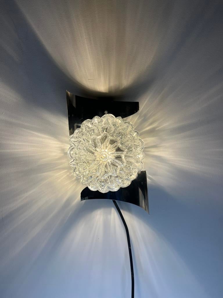 Vintage space age wandlamp chrome met glazen bubbel bol, Huis en Inrichting, Lampen | Wandlampen, Ophalen of Verzenden, Gebruikt