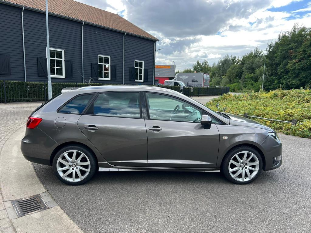 Seat Ibiza ST 1.2 TSI FR DYNAMIC AIRCO/ECC LED-XENON TREKHAA, Voorwielaandrijving, Euro 5, Zwart, 4 cilinders
