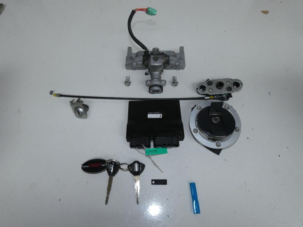 suzuki gsr600  sleutelset compleet met cdi, Ophalen of Verzenden, Gebruikt