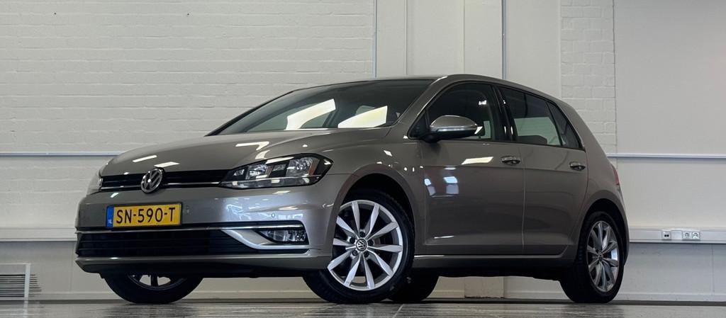 Volkswagen Golf 1.0 TSI Highline Virtual cockpit Navi 2e Eig, Voorwielaandrijving, Stof, Gebruikt, Origineel Nederlands
