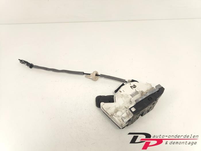 Deurslot Mechaniek 4Deurs rechts-voor van een Volkswagen Gol