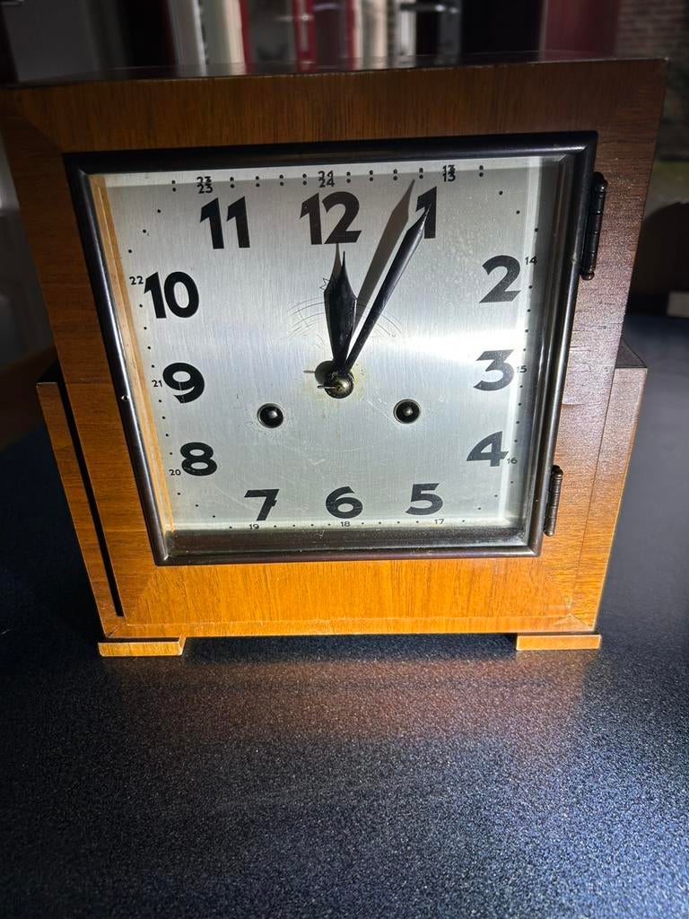Mooie art deco Junghans klok, Antiek en Kunst, Ophalen