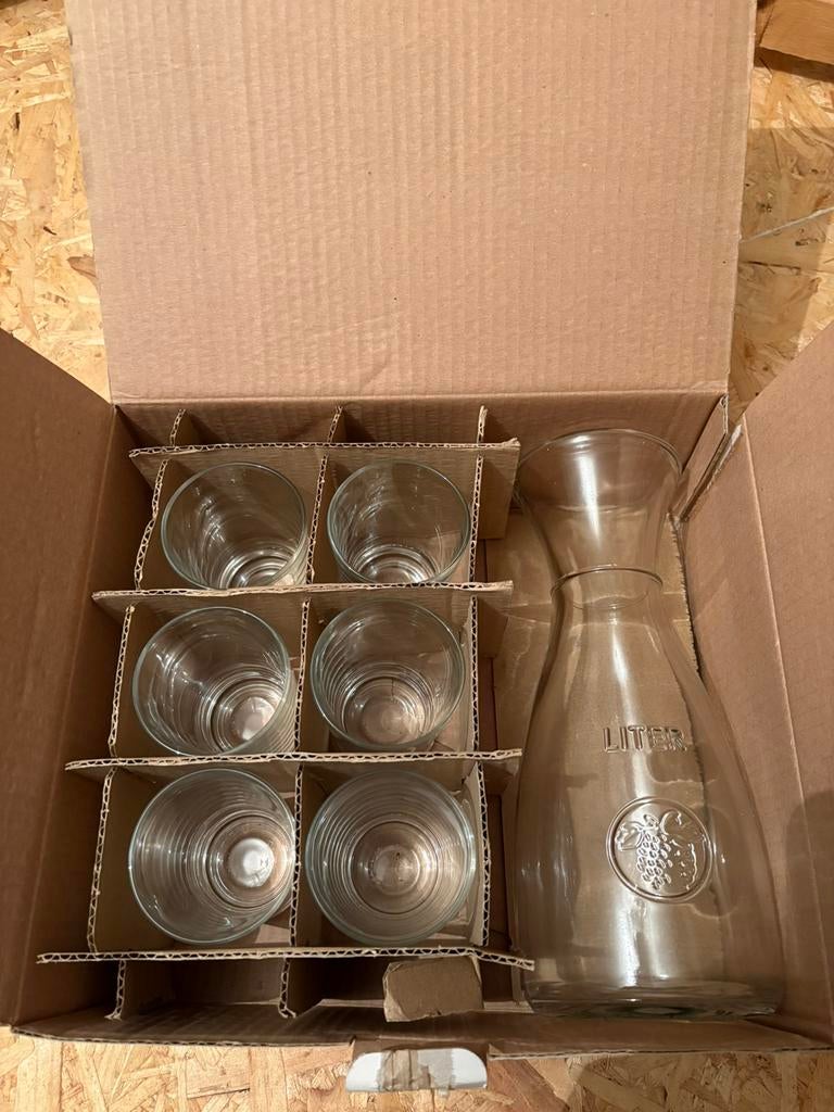 Glazen en karaf €0,50, Ophalen, Zo goed als nieuw, Overige typen