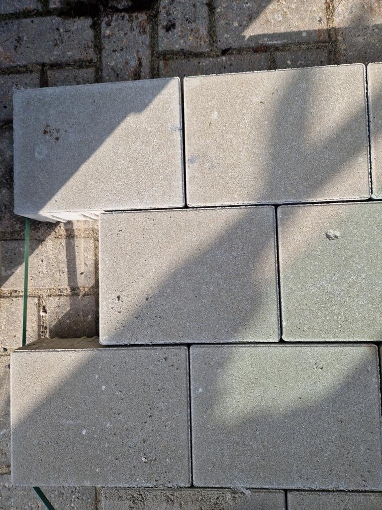 Betonsteen kwartro 28x20.5x8hoog grijs, Tuin en Terras, Tegels en Klinkers, Ophalen, Nieuw, Beton, Terrastegels