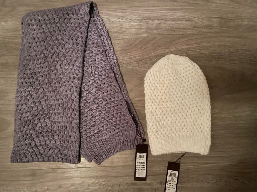 Gebreide muts en sjaal set pieces, Pieces, Ophalen of Verzenden, Nieuw, Muts