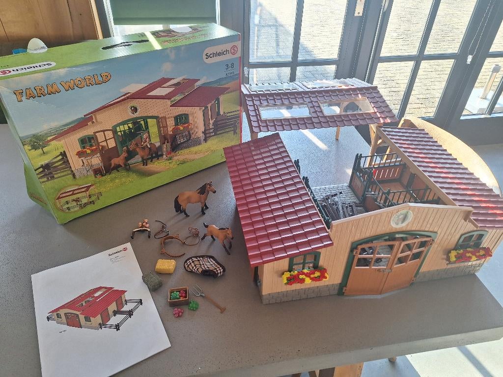 Schleich Farm World 42195 compleet. Manege, Verzamelen, Speelgoed, Ophalen of Verzenden, Zo goed als nieuw
