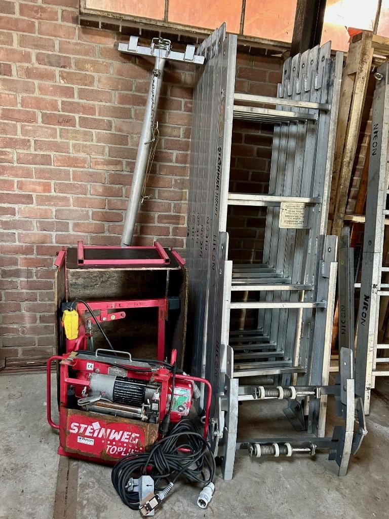 Steinweg Bocker | Dak, bouw en verhuislift 15m € 2650 excl, Ophalen