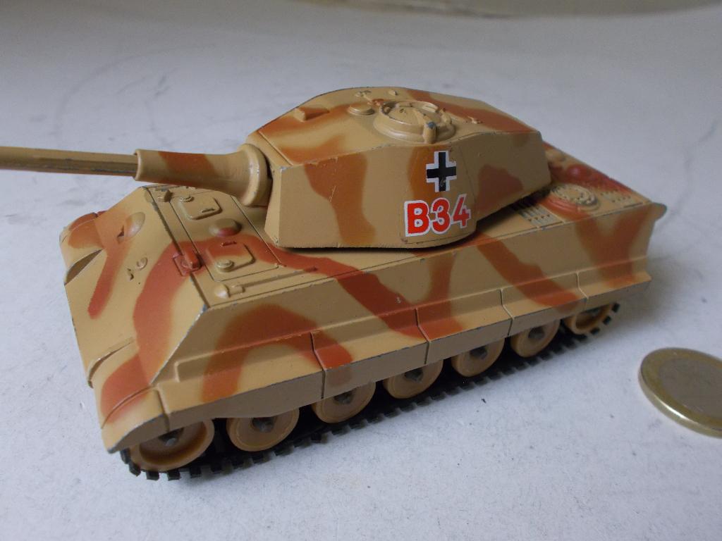 1974 Corgi Toys 904. KING TIGER GERMAN HEAVY TANK Izgst! (C), Ophalen of Verzenden, Zo goed als nieuw, Overige typen, Corgi