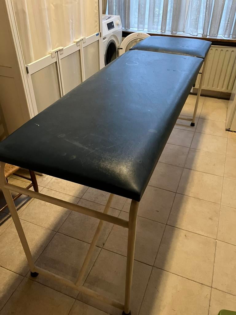Vintage onderzoeks- / behandeltafel, Sport en Fitness, Massageproducten, Gebruikt, Massagetafel, Ophalen