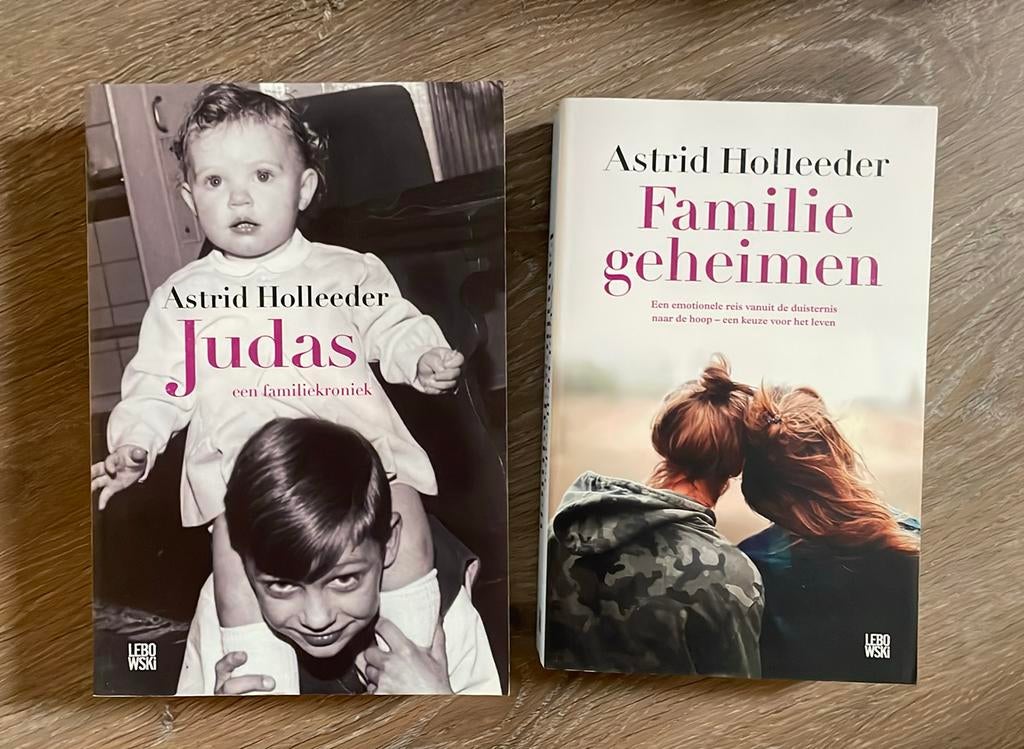 Astrid Holleeder - Judas en Familiegeheimen, Ophalen of Verzenden, Zo goed als nieuw, Astrid Holleeder