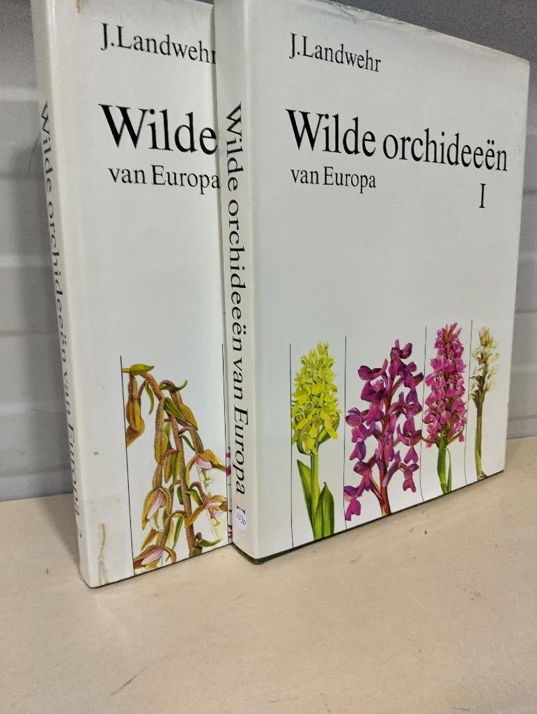 Nr. 1030 J. Landwehr, Wilde Orchideeën van Europa, 2 delen, Gelezen, Bloemen, Planten en Bomen, Landwehr, J., Ophalen of Verzenden