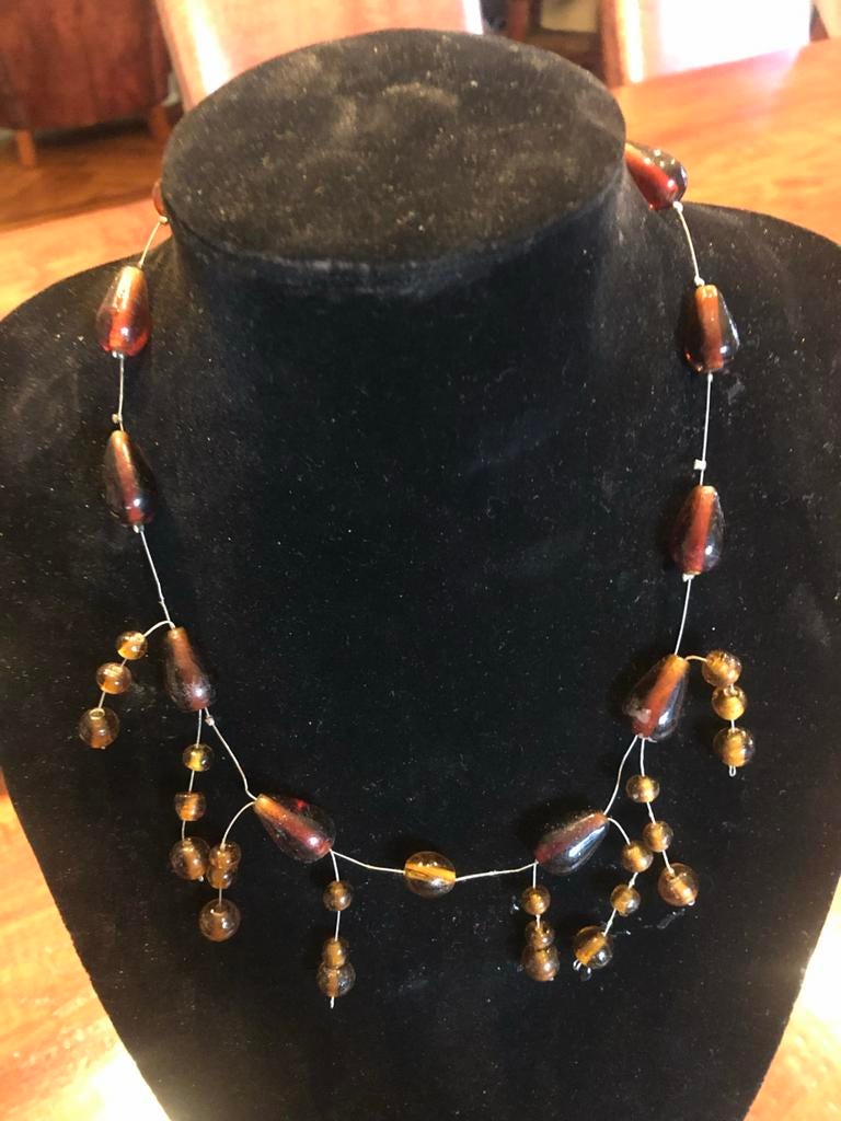 Handgemaakte ketting met glaskralen, Bruin, Ophalen of Verzenden, Zo goed als nieuw, Overige materialen