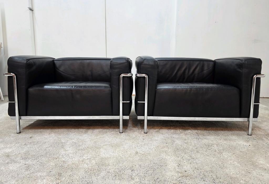 Cassina LC3 design fauteuil Le Corbusier 2x, Ophalen of Verzenden, 75 tot 100 cm