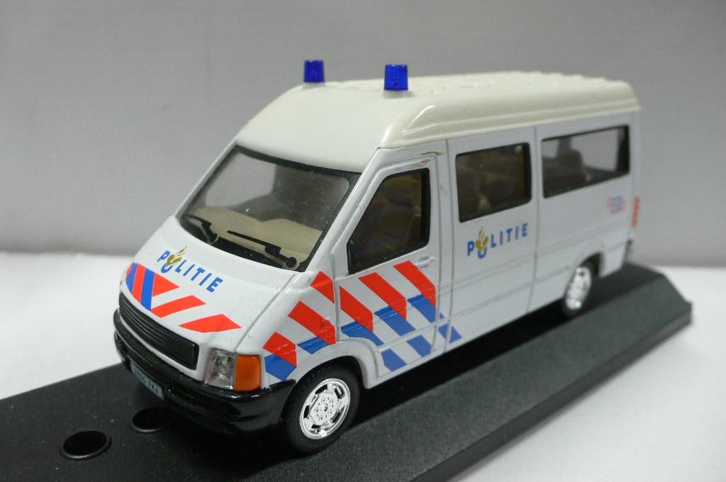 volkswagen lt -politiebus- cararama  1/43, Hobby en Vrije tijd, Modelauto's | 1:43, Verzenden, Nieuw, Auto, Overige merken
