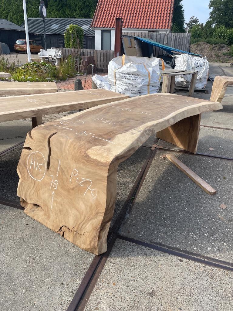 Watervaltafels  boogtafels archtables boomstamtafels