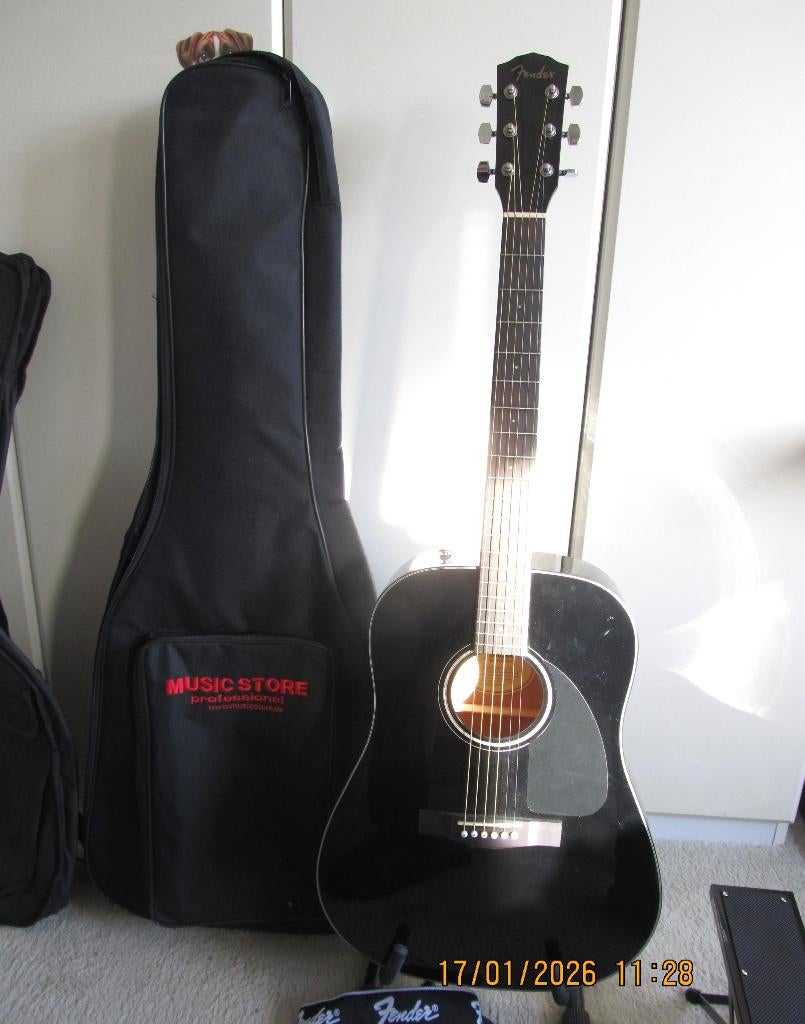 Fender gitaar  compleet met houder en tas  model cd-60-, Muziek en Instrumenten, Snaarinstrumenten | Gitaren | Akoestisch, Ophalen of Verzenden