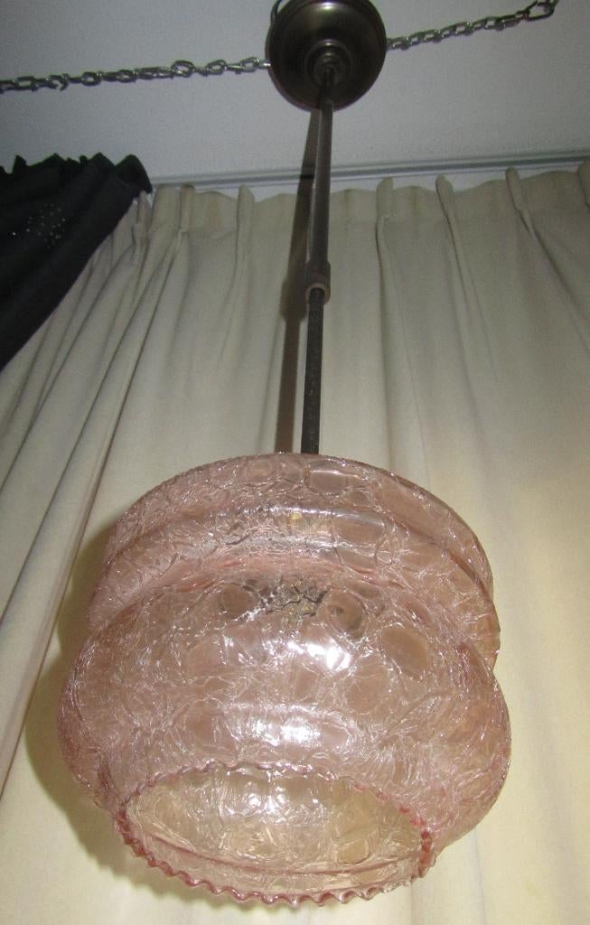 Antieke hanglamp met roze craquele glazen kap, Antiek en Kunst, Ophalen of Verzenden