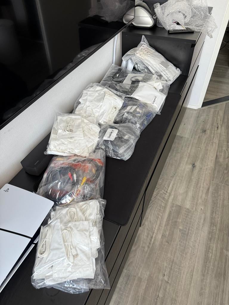 Partij nieuwe kabels / adapters, Ophalen, Overige categorieën, Es, Es