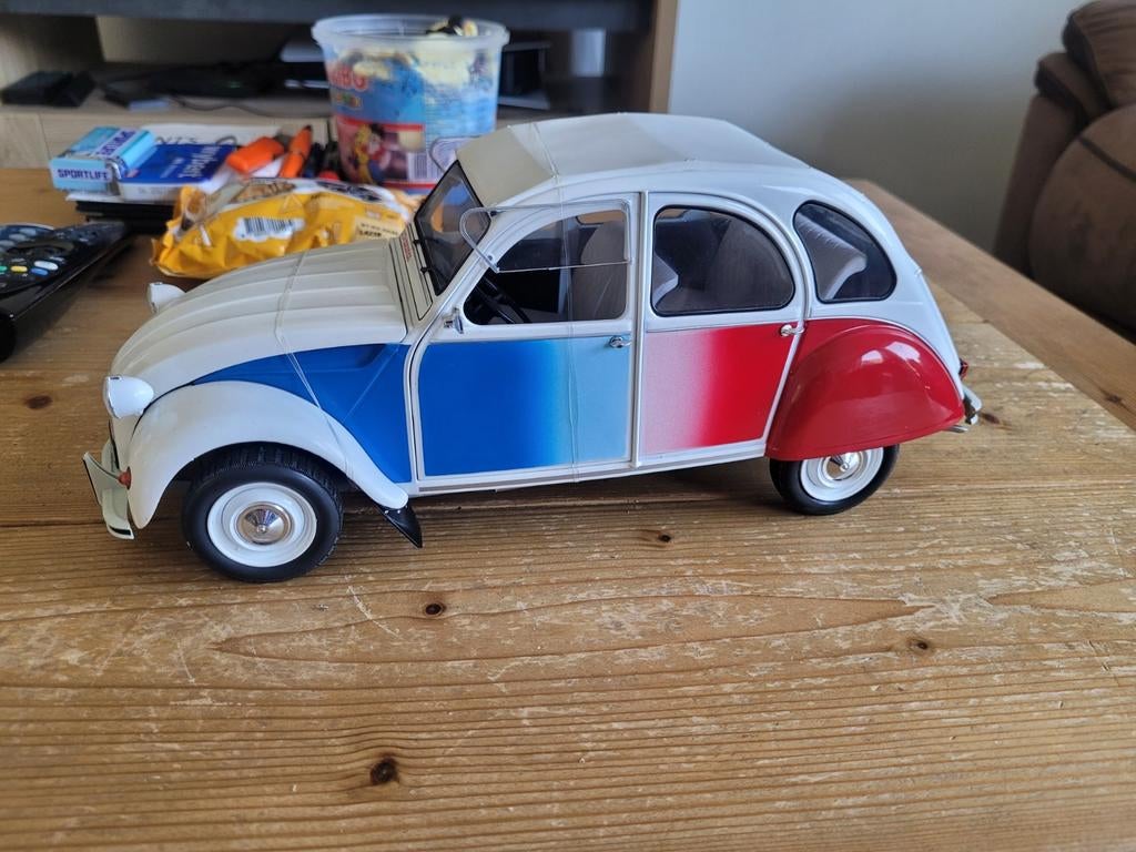 Citroen 2CV cocorico 1/12, Hobby en Vrije tijd, Modelauto's | 1:5 tot 1:12, O, O, Auto, O