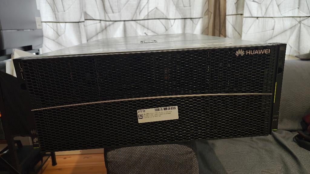 Huawei 5288 V3 Server - Dual Xeon E5-2620 v4 – 36x3.5 - 8GB, Computers en Software, Servers, Ophalen, Gebruikt, 3 tot 4 Ghz, 8 GB