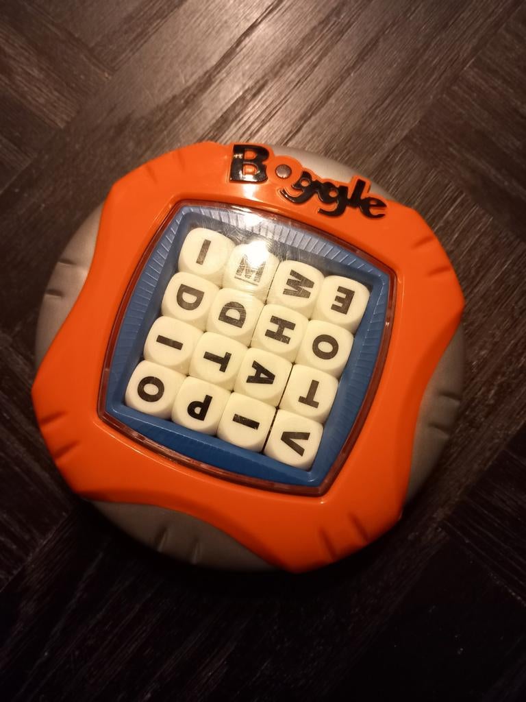 Boggle, Hobby en Vrije tijd, Gezelschapsspellen | Overige, Ophalen of Verzenden, Zo goed als nieuw