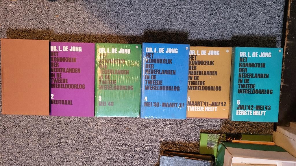 Het koninkrijk der Nederlanden in de tweede wereld oorlog, Boeken, Ophalen of Verzenden, 20e eeuw of later, Zo goed als nieuw