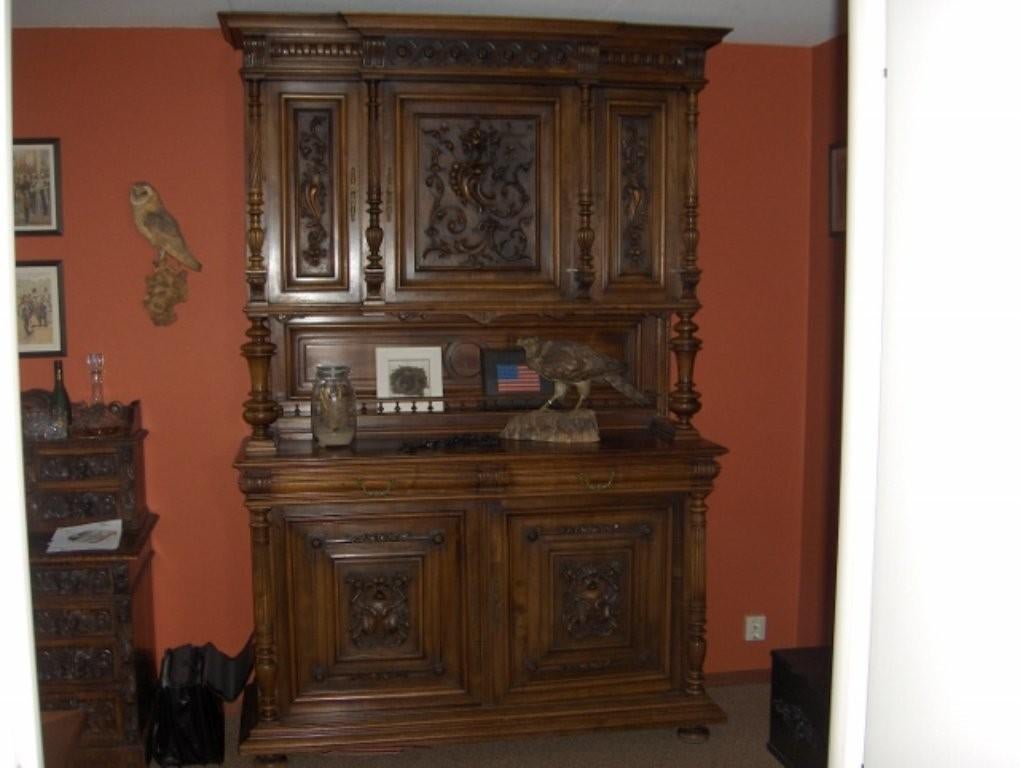 Henry Deux kast. Notenhout, Antiek en Kunst, Antiek | Meubels | Kasten, Ophalen