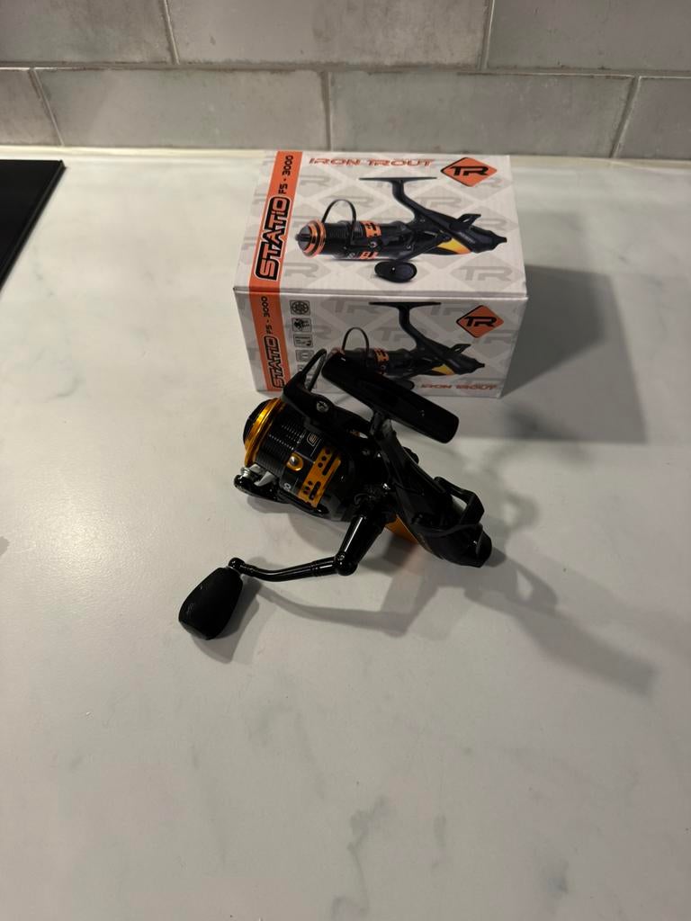 nieuwe iron trout statio fs 3000 baitrunners, Watersport en Boten, Hengelsport | Roofvissen, Ophalen of Verzenden, Nieuw, Molen