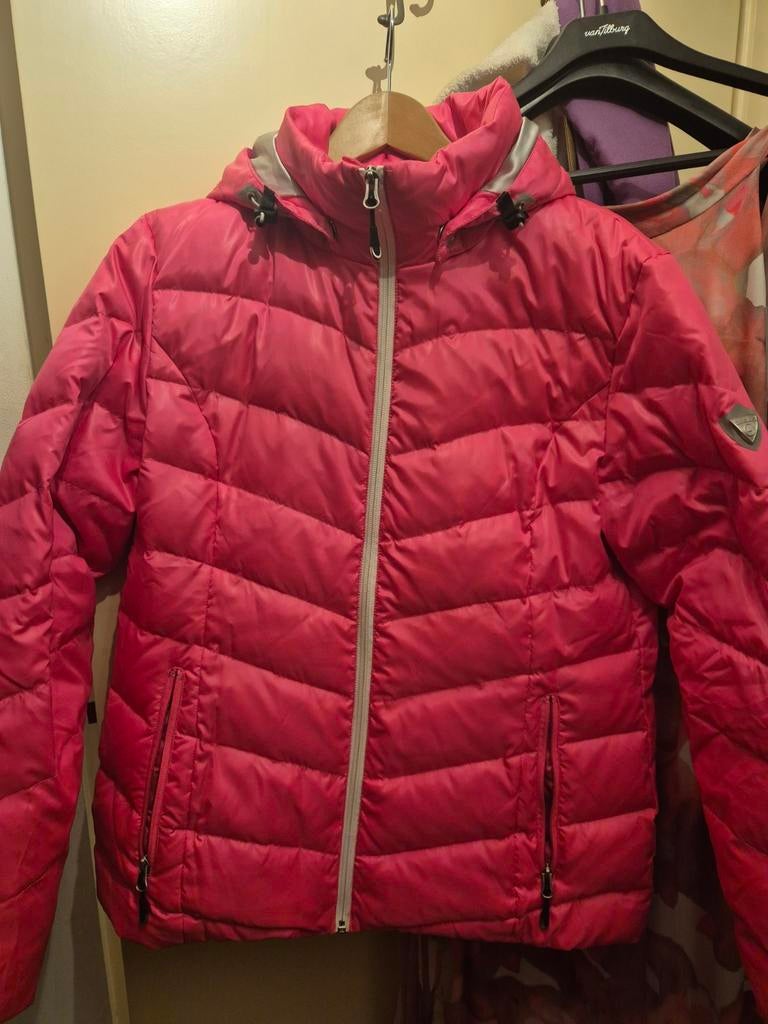 Luhta winterjas maat 42 Roze afneembare capuchon, Kleding | Dames, Wintersportkleding, Luhta, Maat 42/44 (L), Ophalen of Verzenden