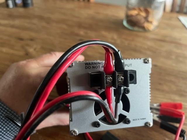 omvormer 12 volt naar 230 volt, Ophalen of Verzenden, Zo goed als nieuw