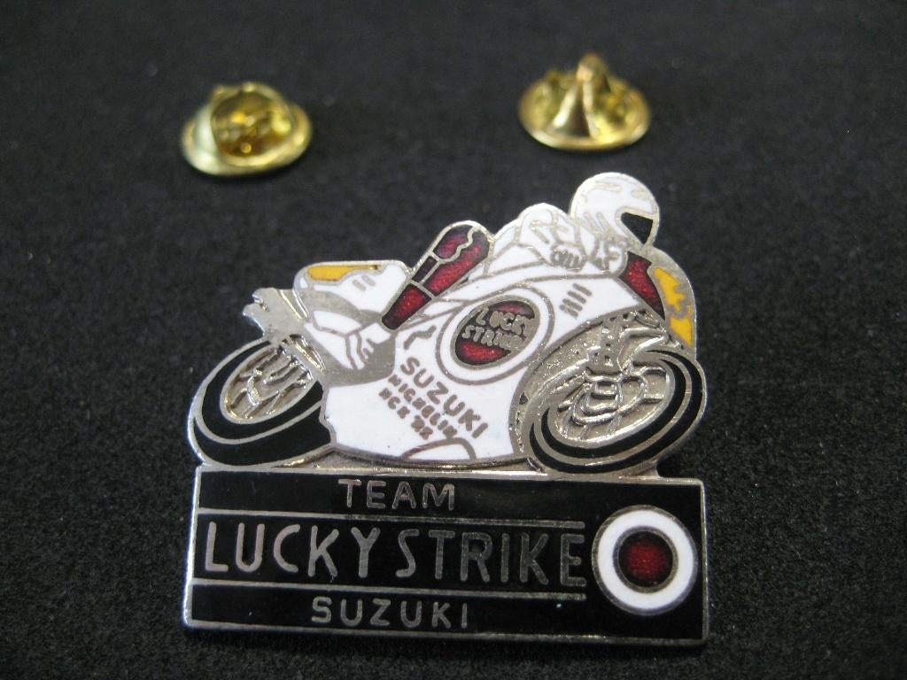 Speldje Kevin Schwantz Suzuki, Ophalen of Verzenden, Zo goed als nieuw, Overige onderwerpen, Speldje of Pin