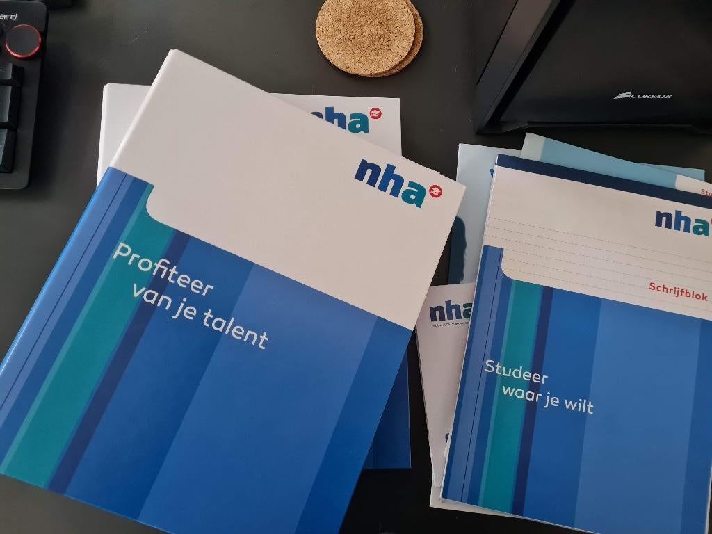 Nederlands boeken, Boeken, Ophalen, NHA, Niet van toepassing, Zo goed als nieuw