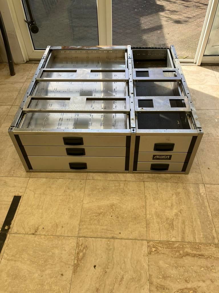 Aluca bedrijfswagen inrichting, Ophalen