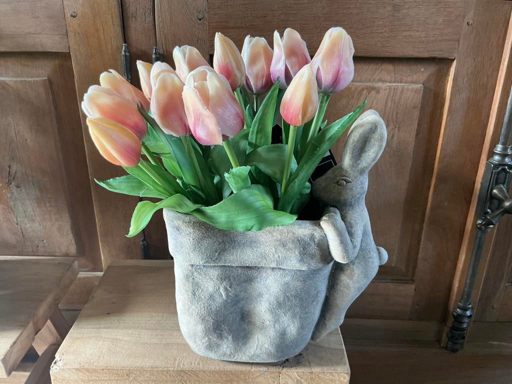 NIEUW grote bloempot met glurende haas en 3 bos tulpen, Ophalen of Verzenden, Nieuw