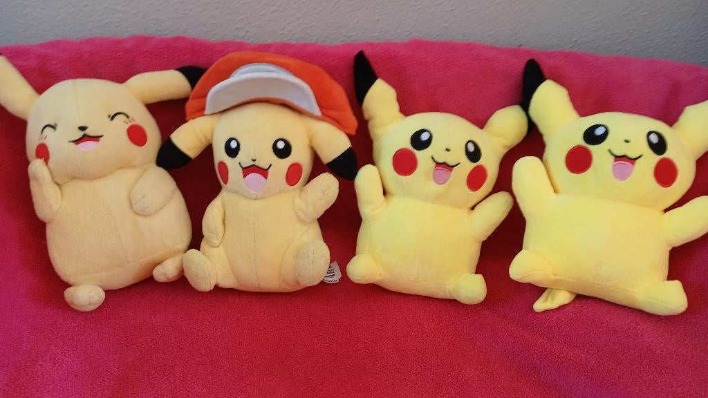 4x POKEMON PIKACHU KNUFFELS 35cm, Ophalen of Verzenden, Zo goed als nieuw, Overige typen