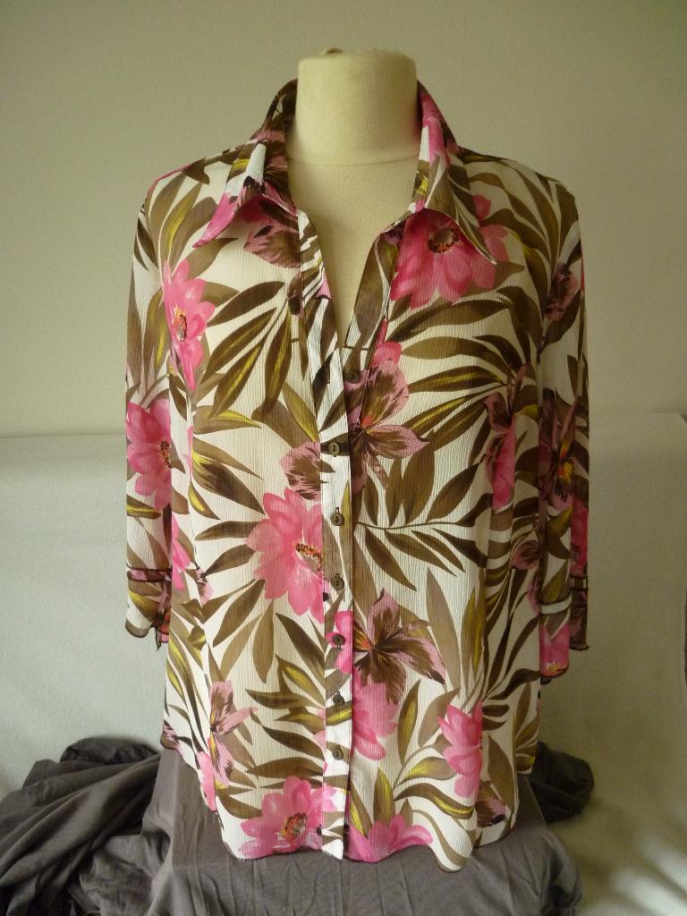 Canda blouse met bloemmotief maat 46, Kleding | Dames, Blouses en Tunieken, Canda, Ophalen of Verzenden, Zo goed als nieuw, Maat 46/48 (XL) of groter