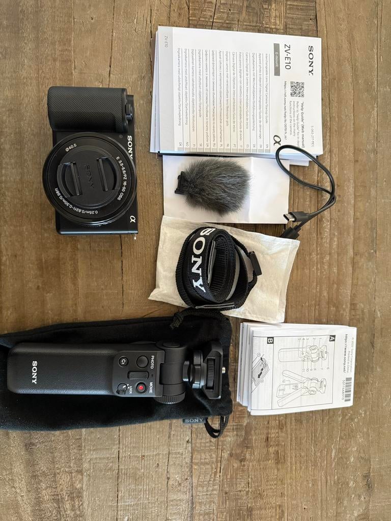 Complete Sony ZV-E10 Vlog Set-up - Zo goed als nieuw, Compact, Ophalen of Verzenden, Zo goed als nieuw, Sony