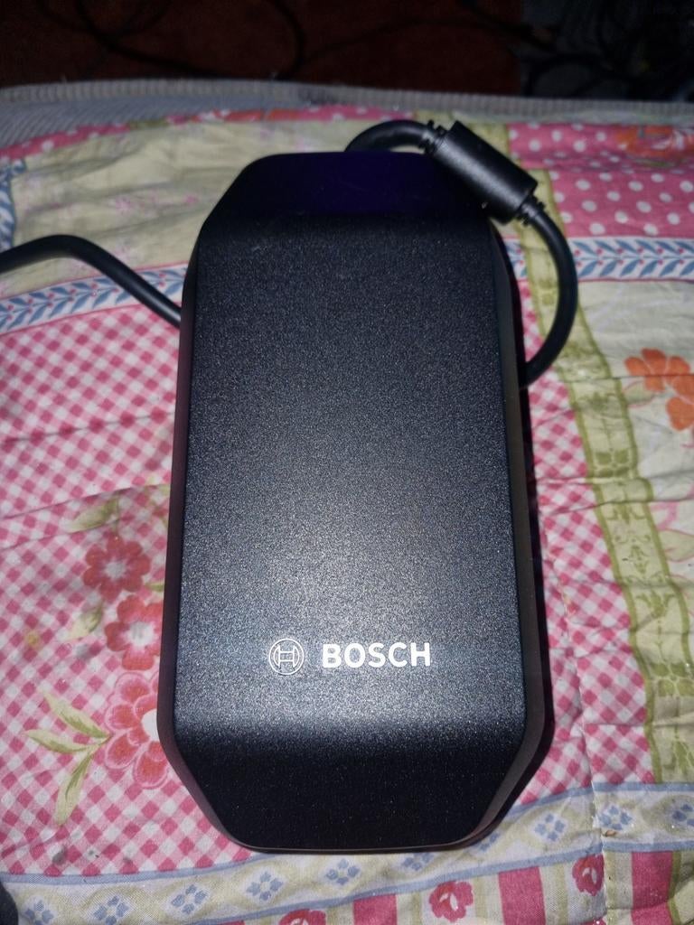 Bosch eBike Batterijlader BPC3400 36V 4A - Zo goed als nieuw, Fietsen en Brommers, Fietsaccessoires | Fietsaccu's, Ophalen of Verzenden