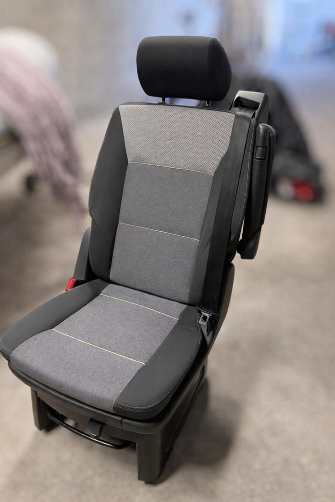 Draaibare stoel VW Multivan/California - Verstelbare rug, Ophalen, Gebruikt, Volkswagen