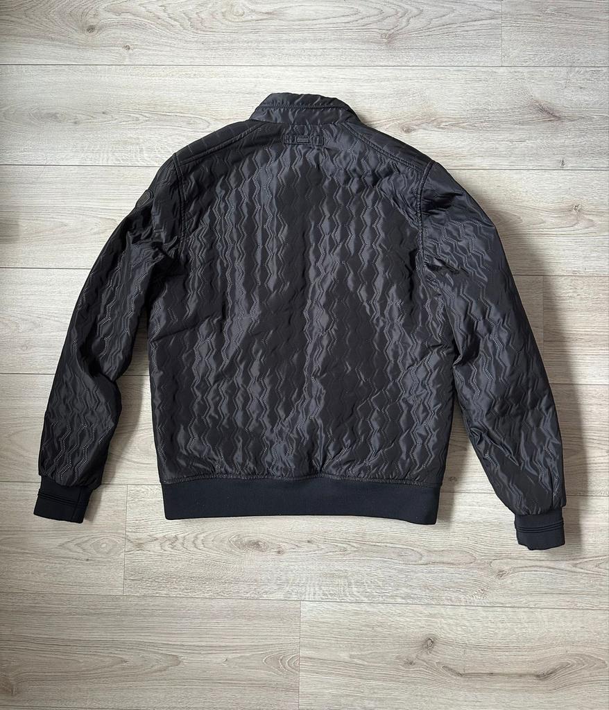 Stijlvolle zwarte Vanguard jas met patroon, Ophalen, Zo goed als nieuw, Maat 48/50 (M), Zwart