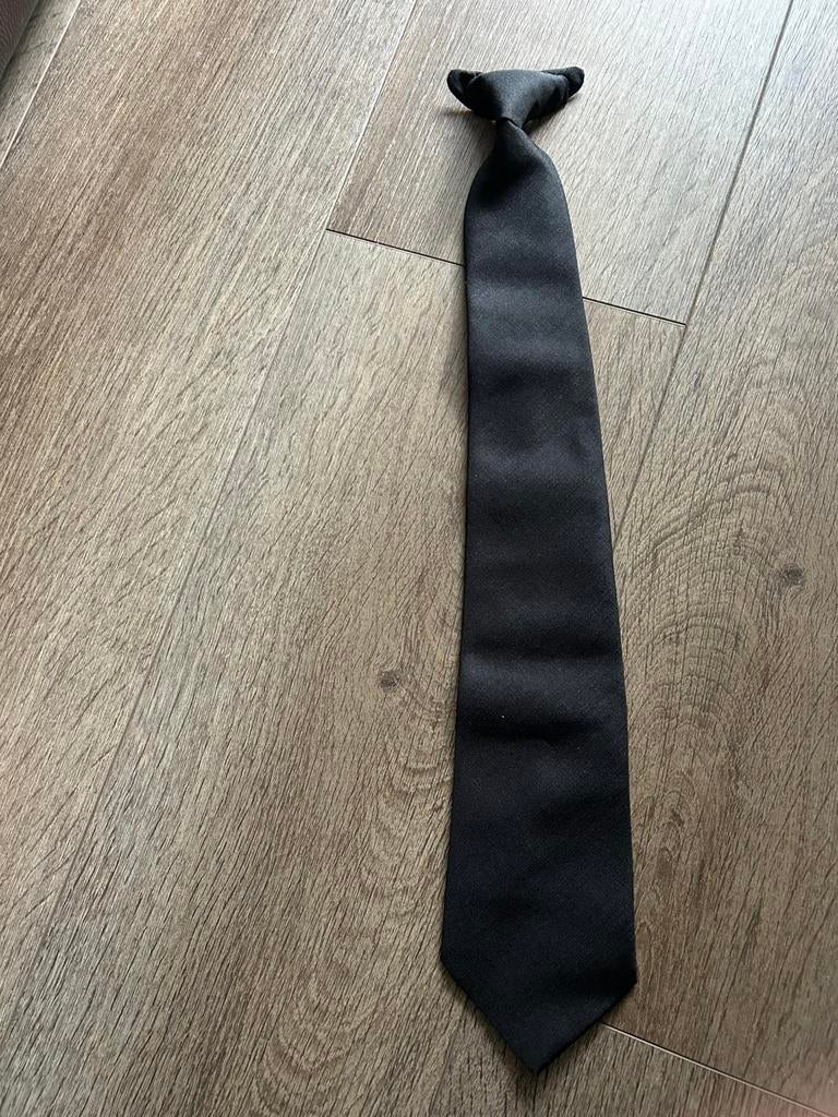 Zwarte clip-on stropdas izgst, Ophalen of Verzenden, Zo goed als nieuw, Zwart