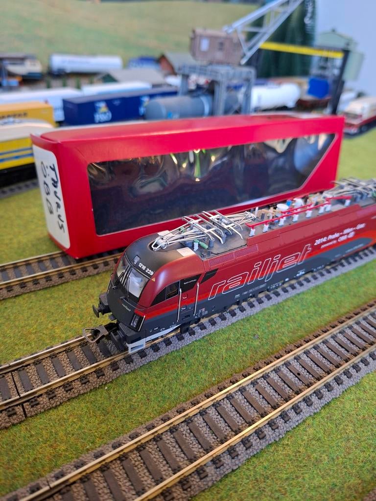 Taurus Railjet Roco 59114 digitaal, Ophalen of Verzenden, Gelijkstroom, Locomotief, Overige merken