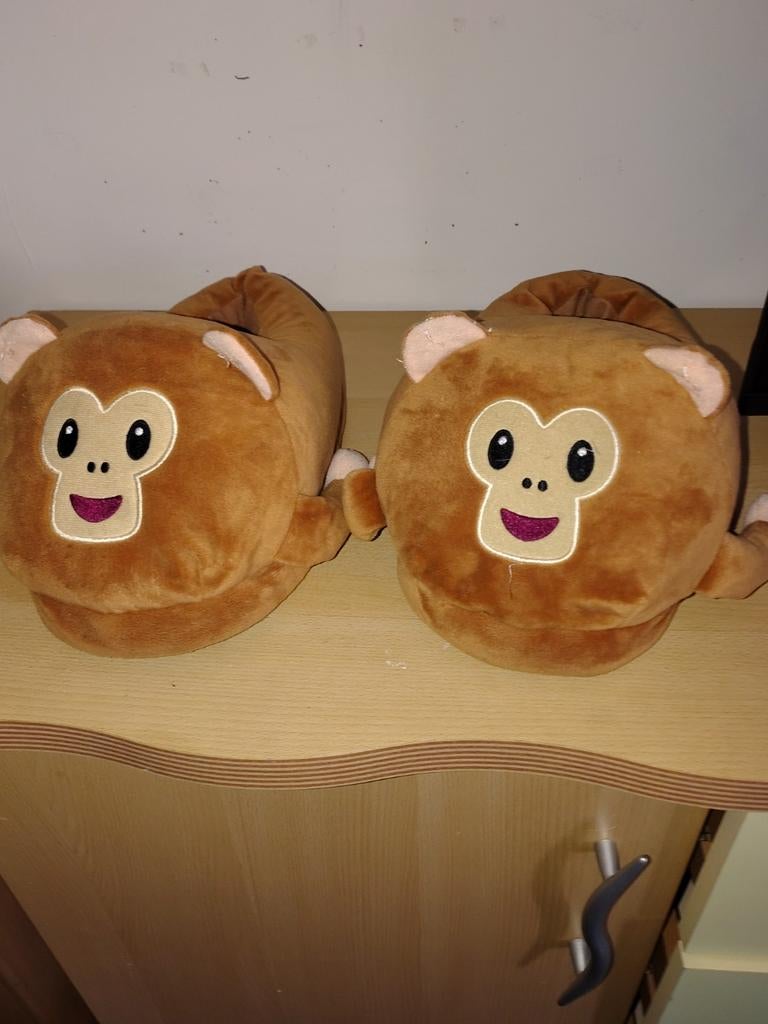 Aapen sloffen, Ophalen of Verzenden, Zo goed als nieuw, Overige maten